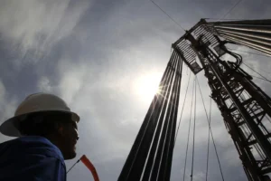 No es rodolfo: el dólar en colombia está bajando por el petróleo