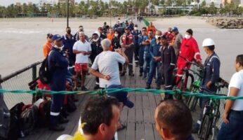 Empleados de empresa contratista de hocol protestan en el muelle de riohacha y en la planta ballena en manaure