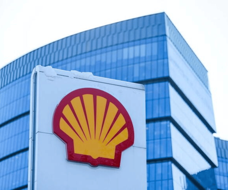 Shell reduce producción en refinería más grande de alemania