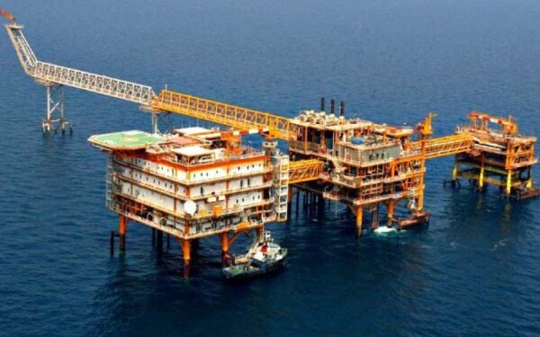 Irán promociona su gran proyecto de gas natural licuado