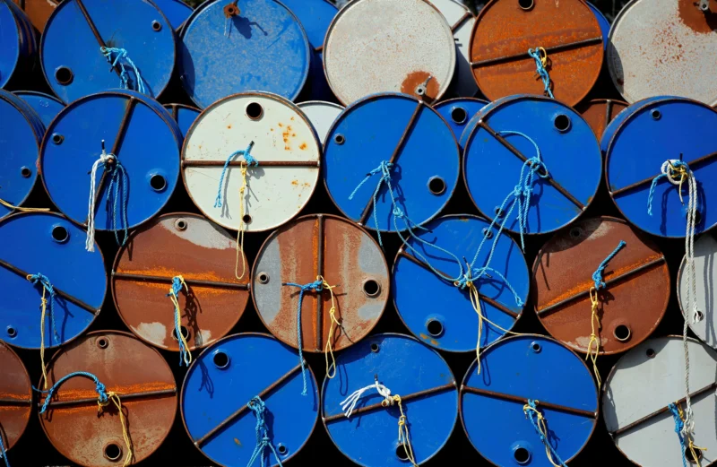 Petróleo se dispara tras sorpresivo recorte de la OPEP+ que sacude a los mercados
